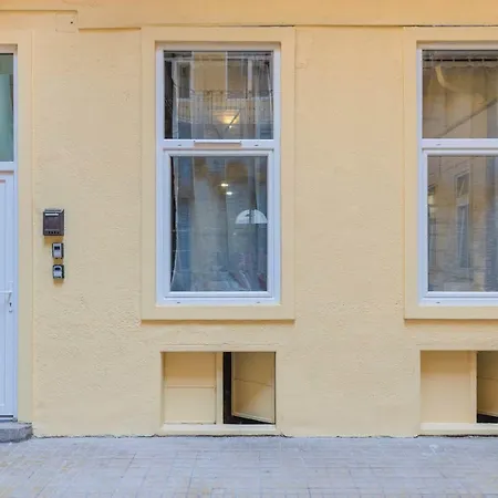 Akacfa Street Budapest