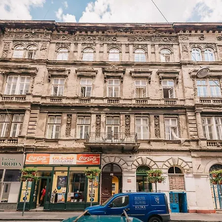 Akacfa Street Budapest