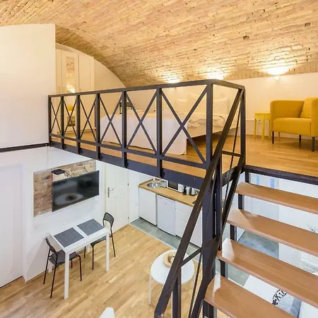 Akacfa Street Apartment *